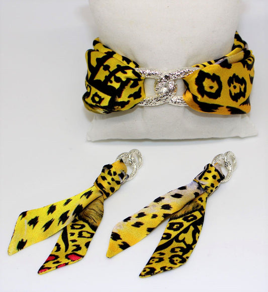 Conjunto de leopardo amarillo