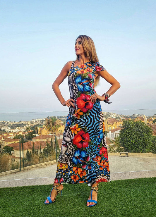 Vestido con hombros de tigre