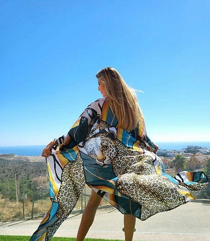 Caftán de leopardo dorado