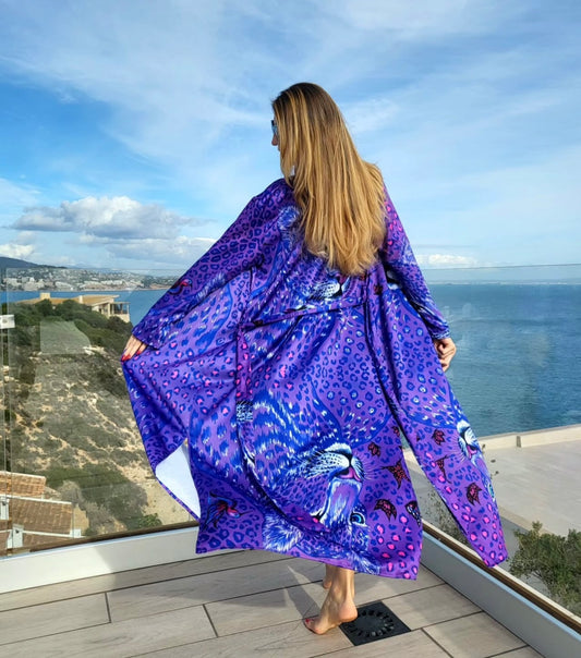 Kimono morado de animales