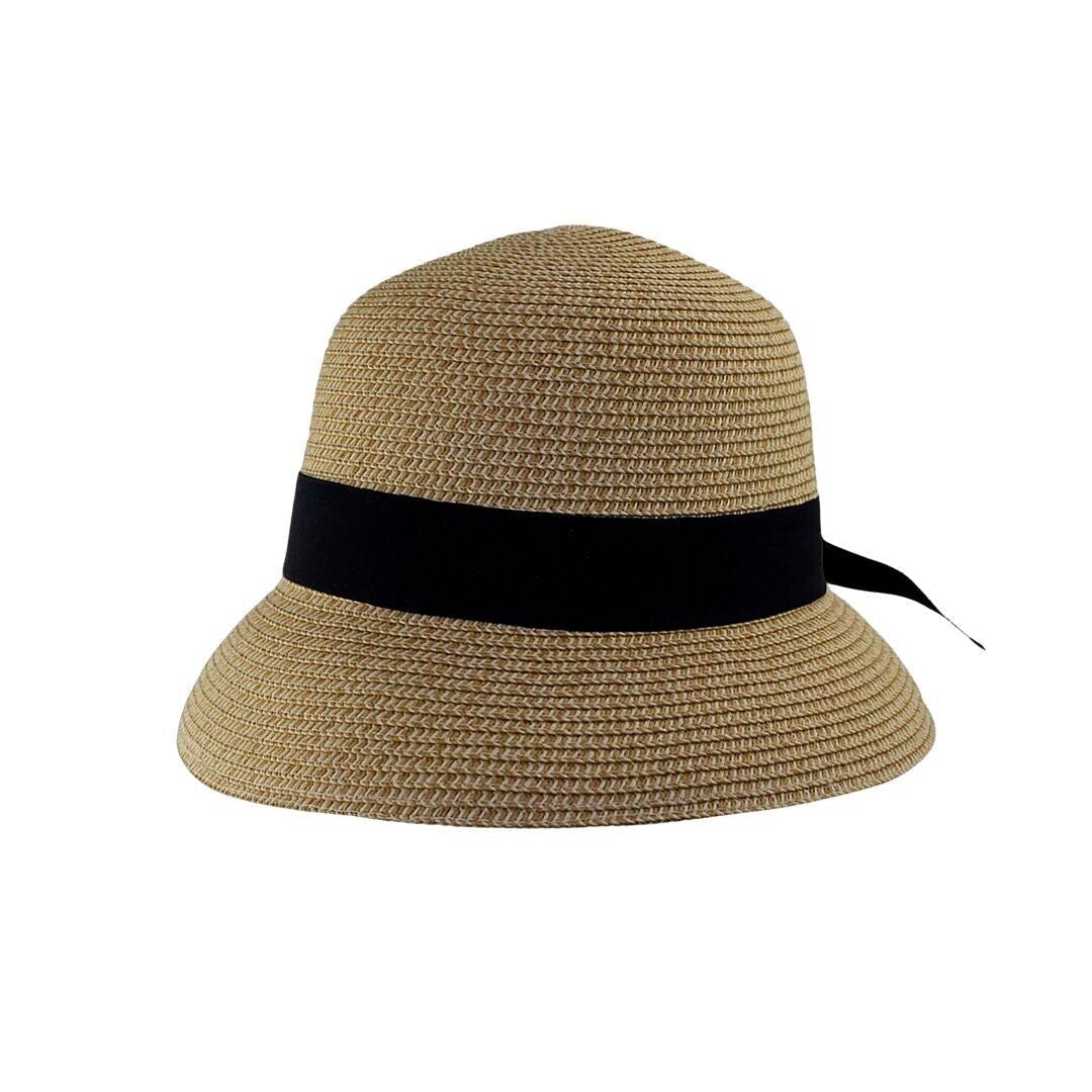 Casquito Beige/Marfil con Banda Negra