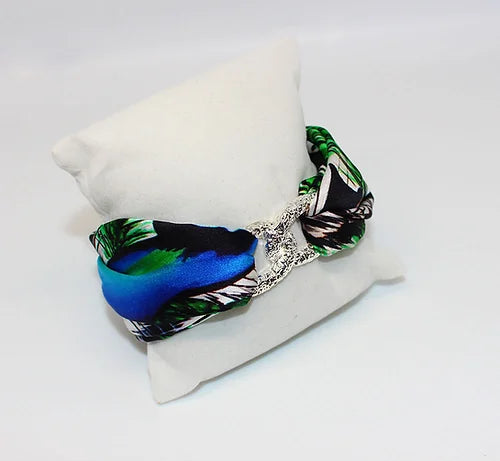 Pulsera de seda Infinity tigre blanco