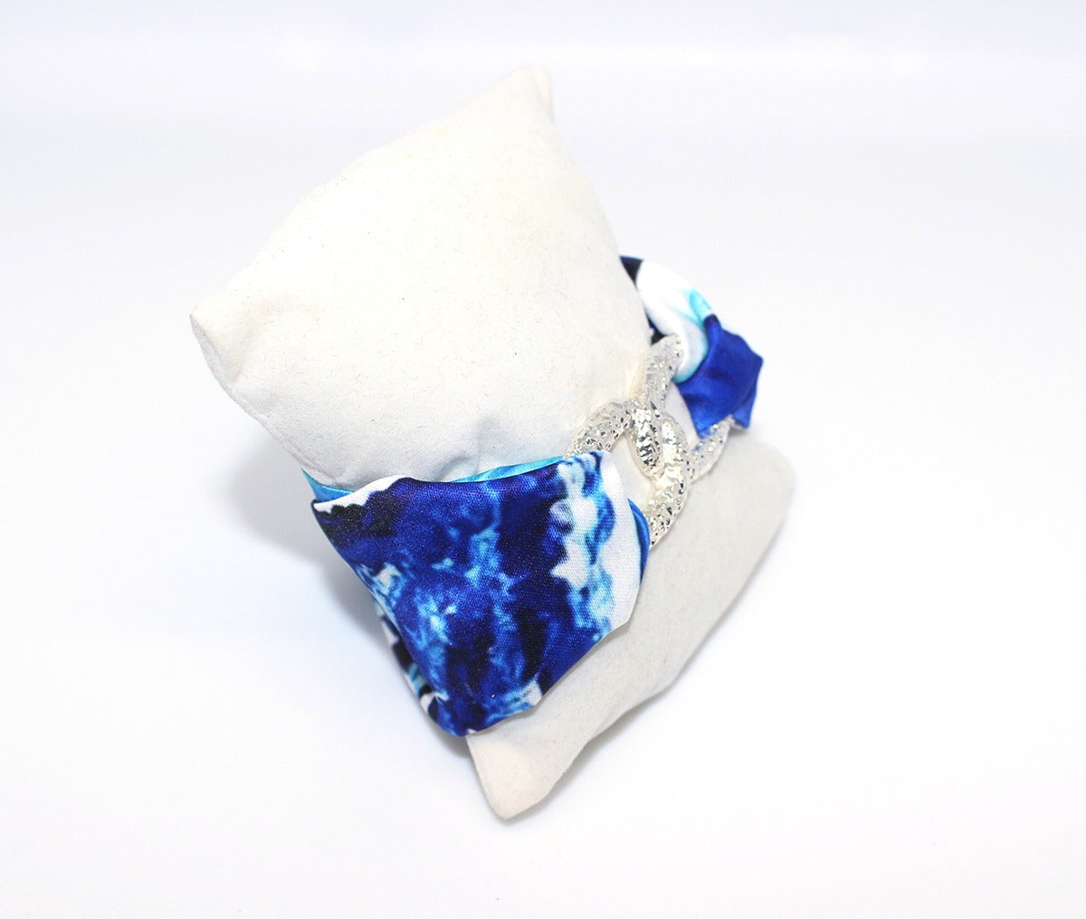 Blue Seahorse Infinity bracelet