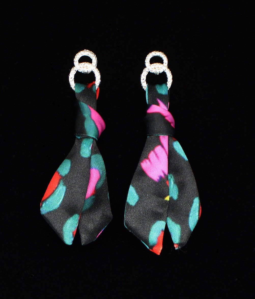 Kiss earrings