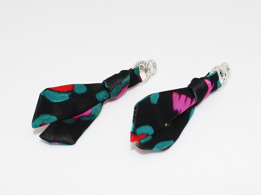 Kiss earrings